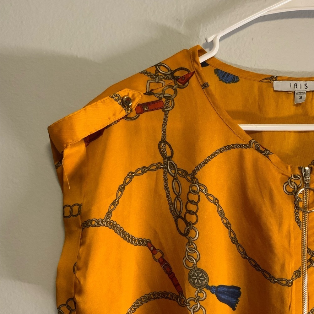 Iris Golden Chain Pattern Top - Picture 3 of 4